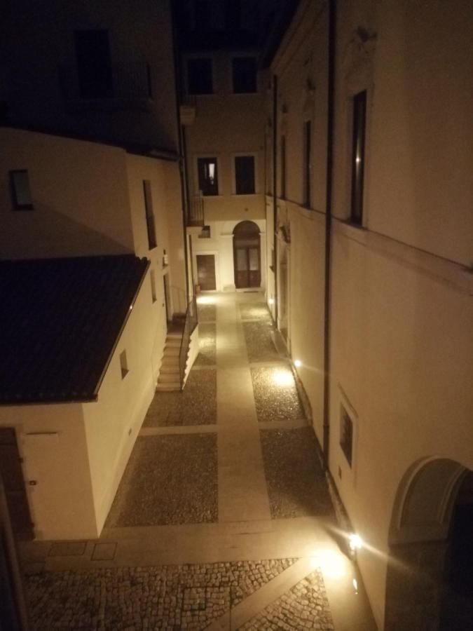 LʼAquila B&B Bone Novelle Dimora Storica Palazzo Zuzi المظهر الخارجي الصورة