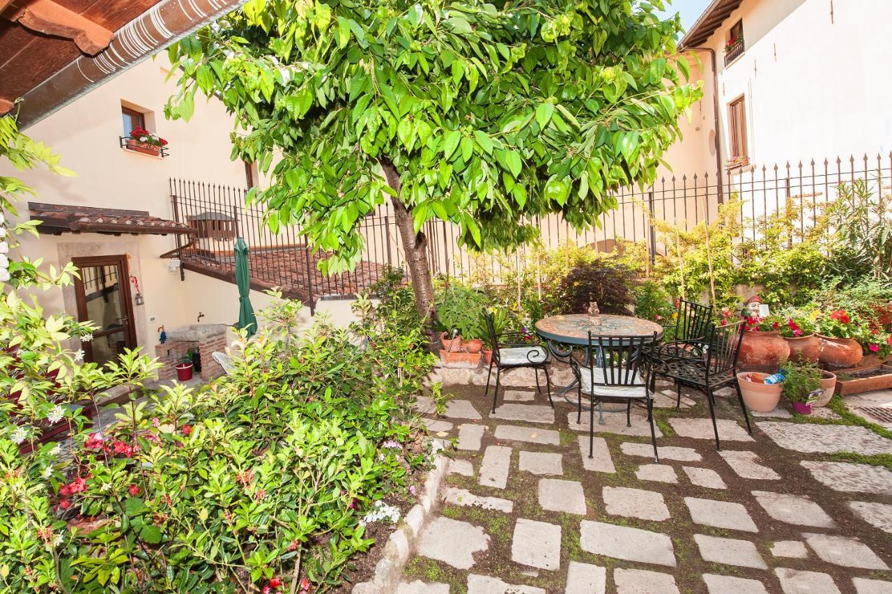 LʼAquila B&B Bone Novelle Dimora Storica Palazzo Zuzi المظهر الخارجي الصورة