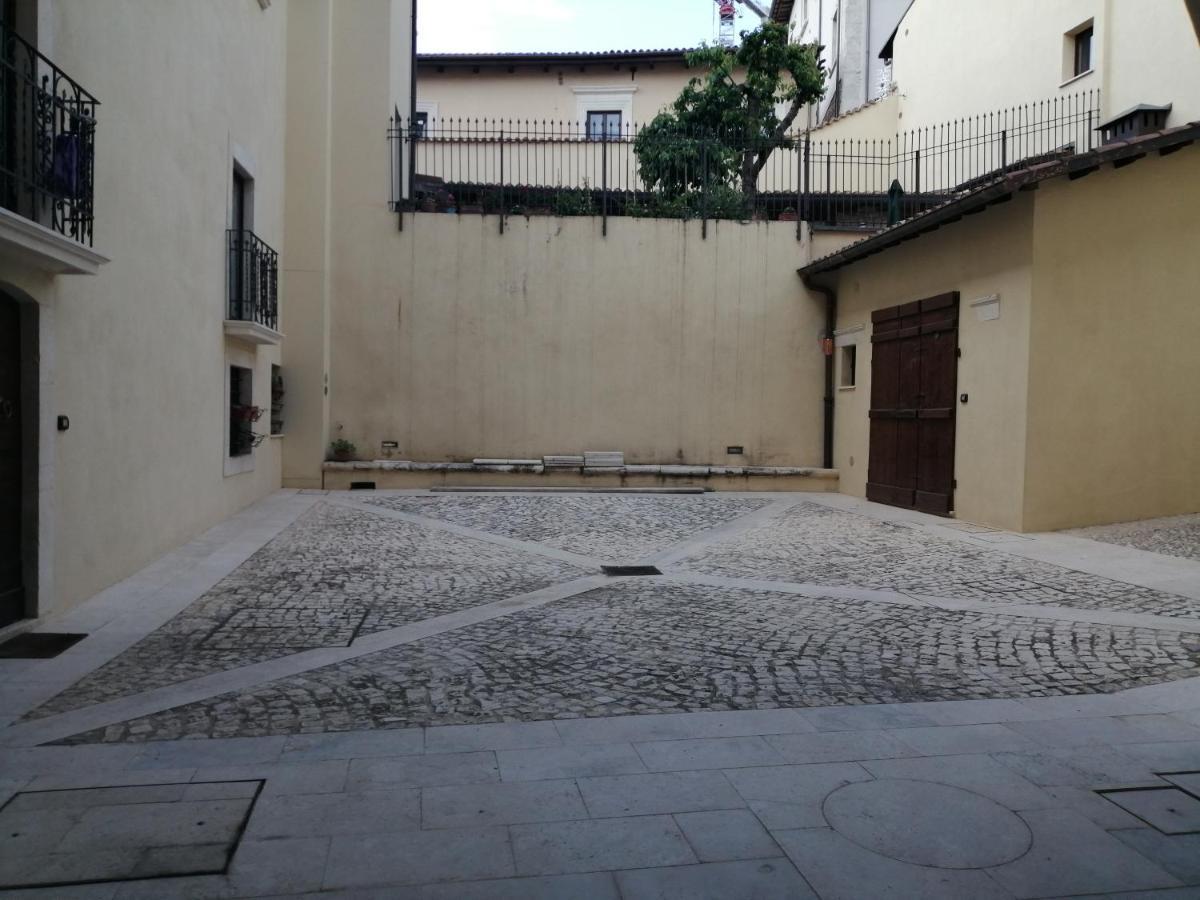 LʼAquila B&B Bone Novelle Dimora Storica Palazzo Zuzi المظهر الخارجي الصورة